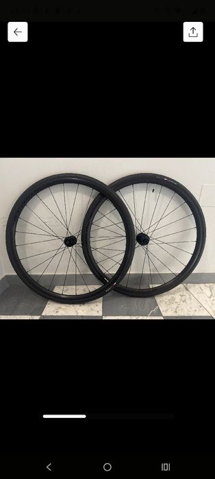 Set roti Bontrager Paradigm SL cu cauciucuri Bontrager r1 hard-case l