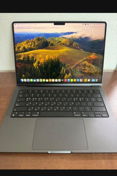 MacBook Pro  M3 Pro spaceblack 14 dyum 18GB/512GB full box sotiladi