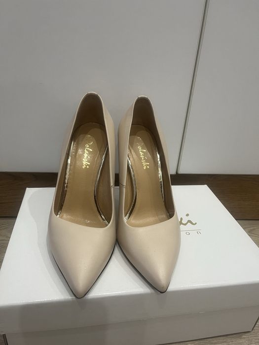 Елегантни обувки R Polanski