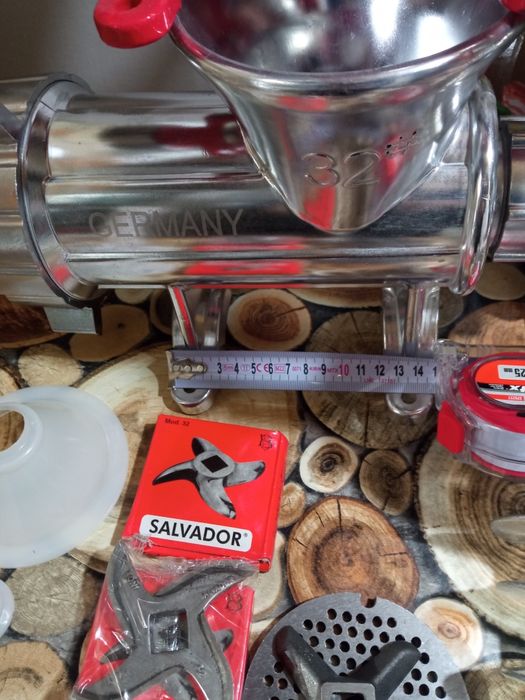 Месомелачка номер-32+Електромотор с стойка 1.5kw/2.2kw