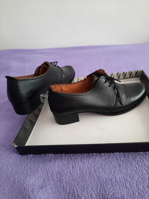 Обувки нови естествена кожа