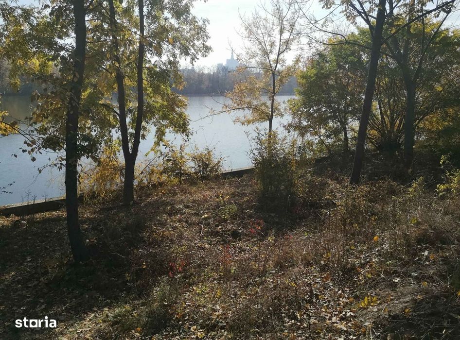 Teren 6000 mp pozitie deosebita lacul Baneasa adancime 140 m