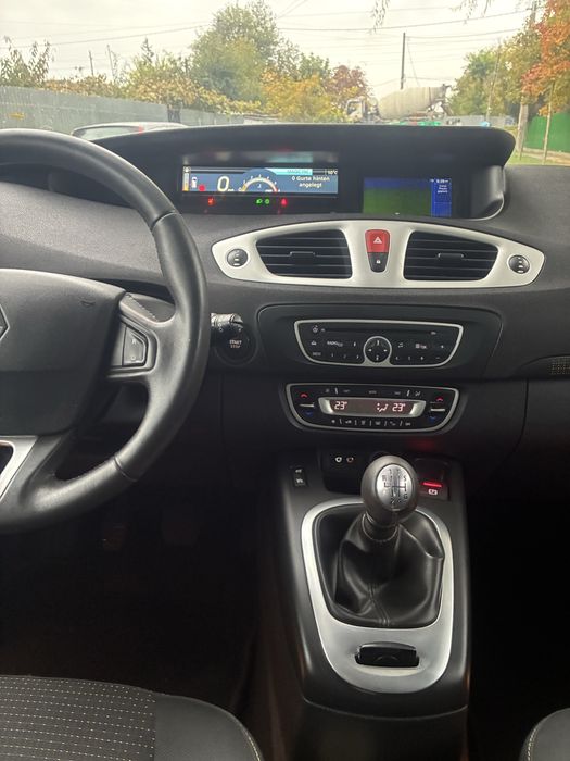 RENAULT Scenic 2012 — imagine 4