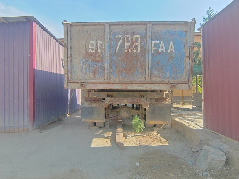 Gaz 53 sotiladi xolati yaxshi gaz ballonllari bor