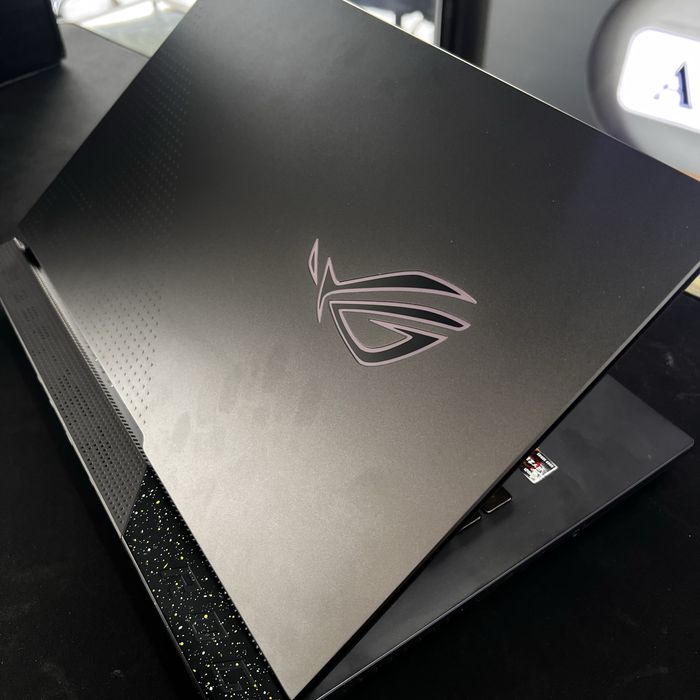 Asus ROG Strix G513R