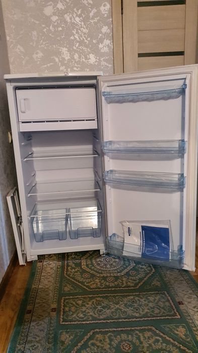 Холодильник Бирюса.