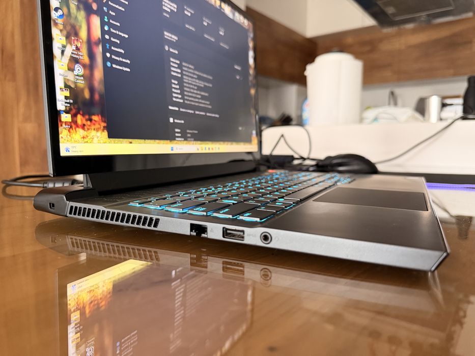 AlienWare m17 R2