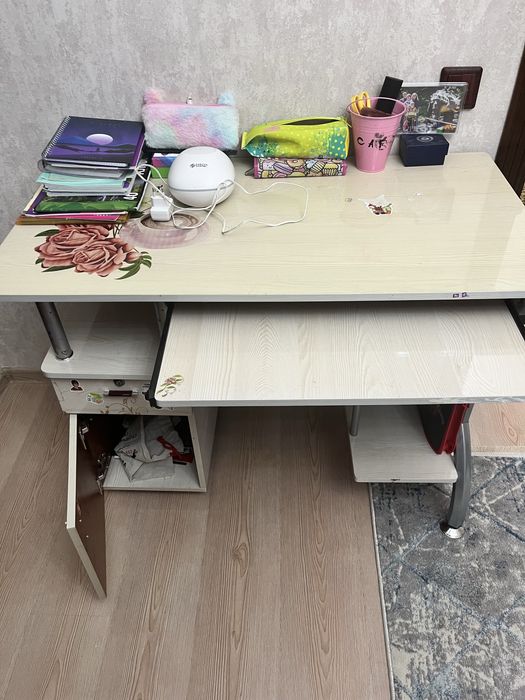 Продам письменный стол,цена чисто символическая 5000тг