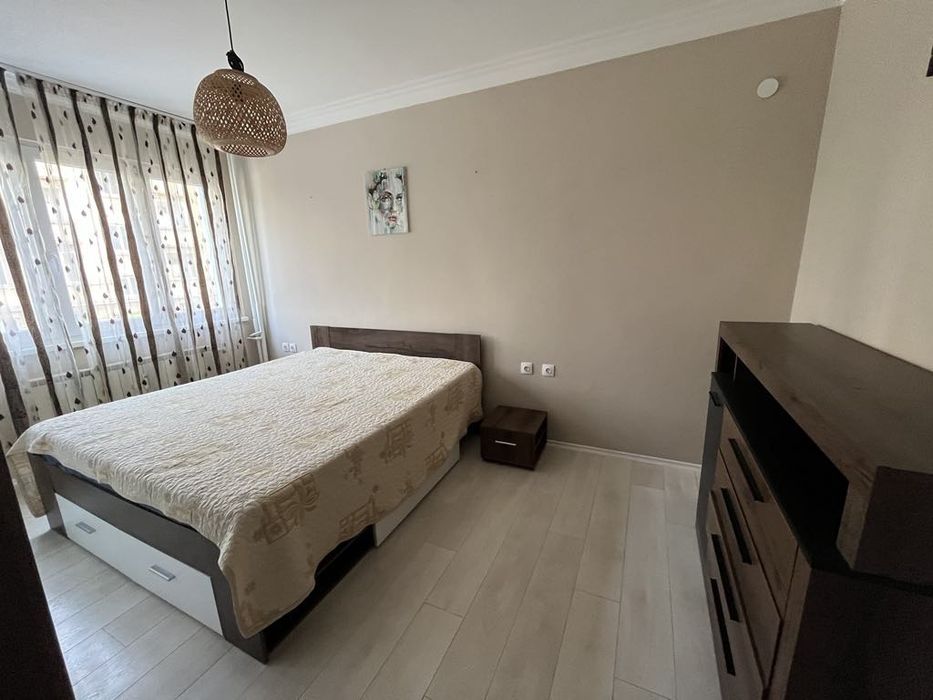 Дава се под наем Тристаен апартамент в София, Лозенец - 100 кв.м за 900 € - Снимка #1