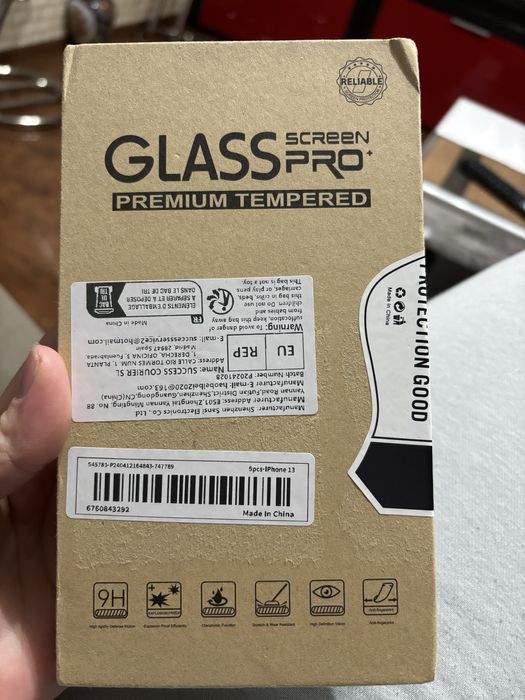 Husa Iphone13 si folie sticla