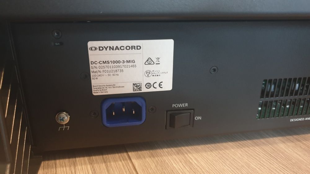 Vând mixer Dynacord Cms 1000 3 nou. Nefolosit...nezgarâiat. Țiplă. Top.
10 din 10..Unic proprietar. Thomann. Tot complet în cutie. Dispozitive pentru