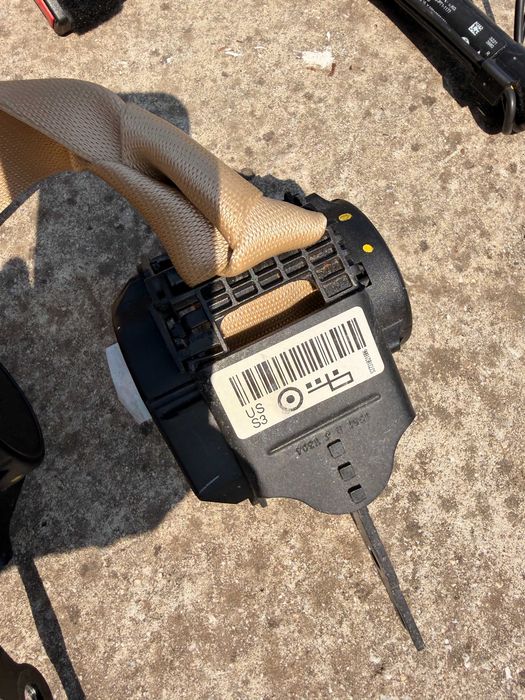 BMW F30 предпазни колани seat belt, обтегачи, пиропатрони и закопчалки, бежови – БМВ Ф30 328i xDrive седан