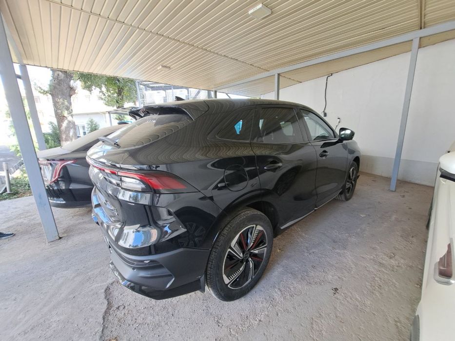 Dongfeng passenger Car T5 evo avtomashinasi sotiladi