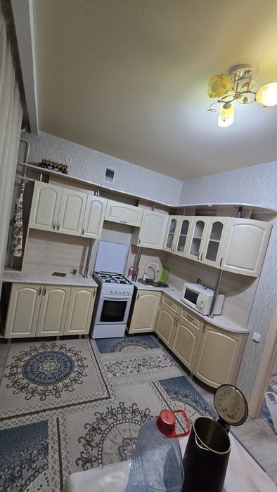 Продам кухонный гарнитур угловой