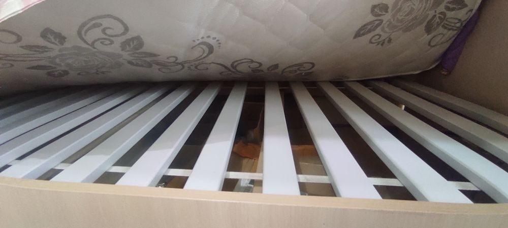 Двухъярусная кровать