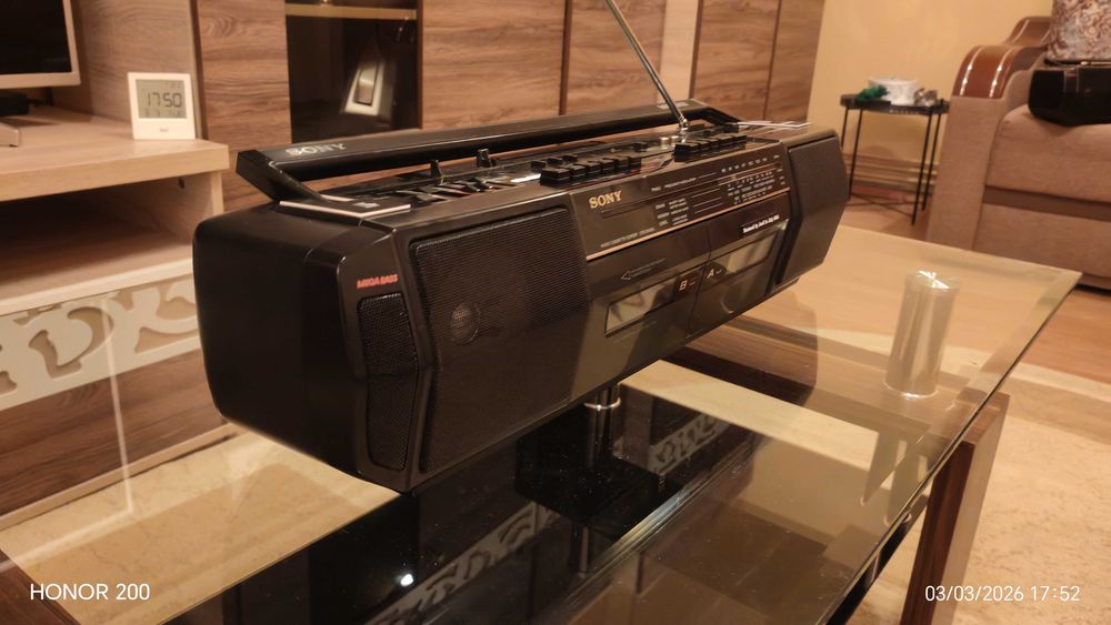 Vând radiocasetofon SONY CFS-DW30L