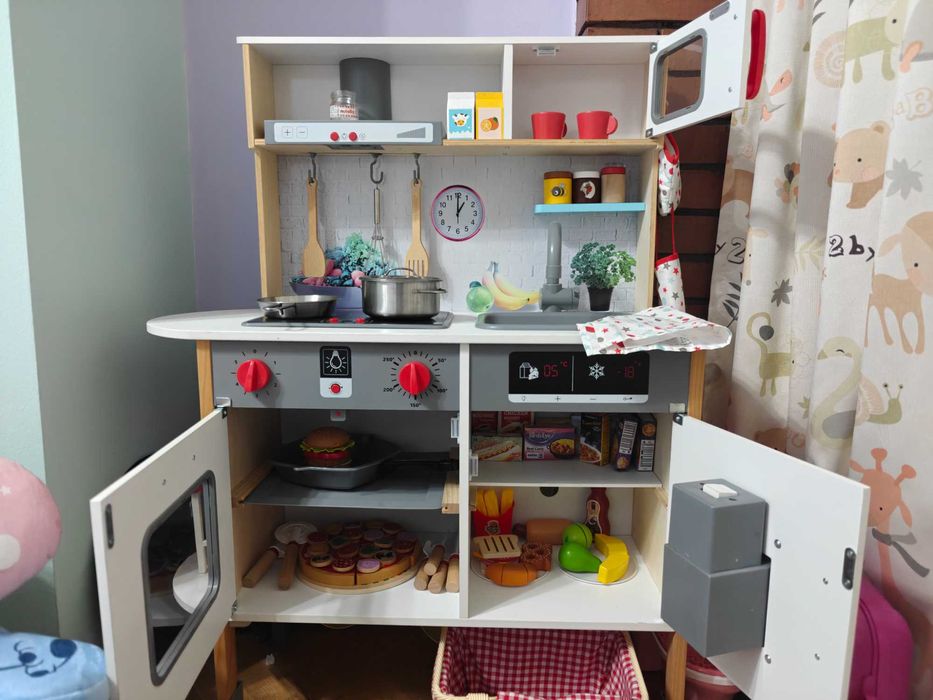 Детска дървена кухня