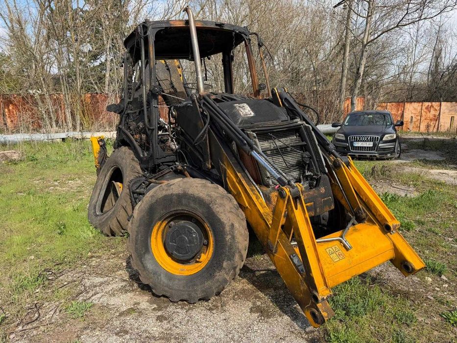 Продавам комбиниран багер JCB 3CX