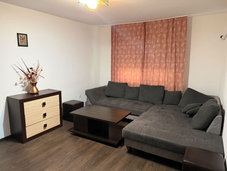 Inchiriez apartament