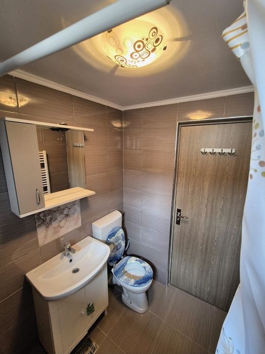 Vând Apartament 2 Camere - Cugir 
Apartamentul se află pe strada Lalel