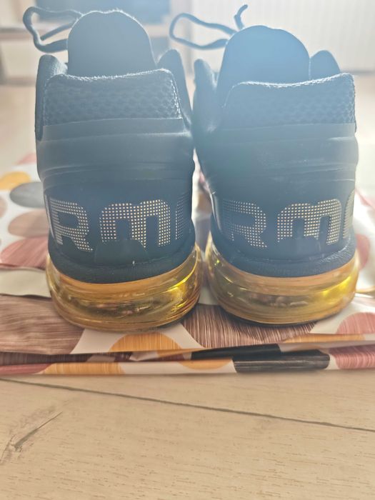 Маратонки NIKE AIR MAX 2013