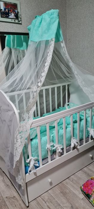 Продаётся детская кроватка