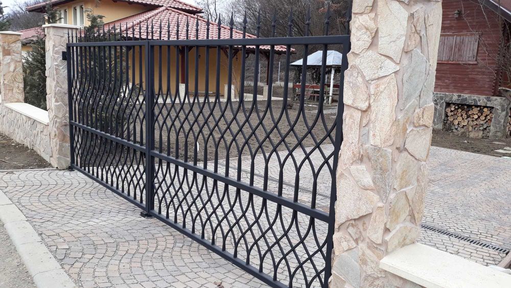 Porti ,garduri, scari, copertine, garaje