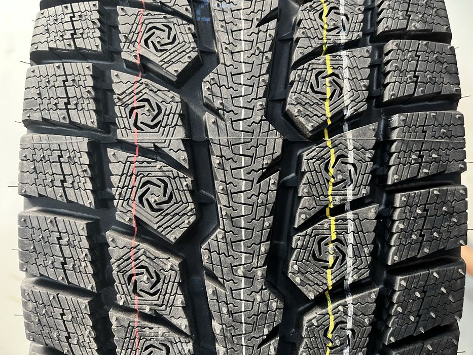 Продам шины Toyo