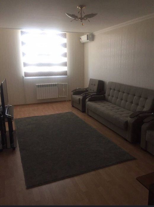 Айбек срочно продается 2 комнатная квартира в самом центре