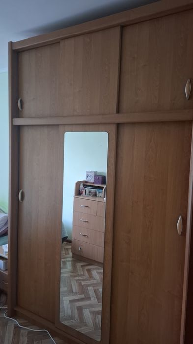 Продам шкаф для одежды