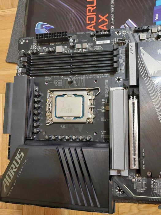 Intel Core i7 13700KF + Gigabyte Z790 Aorus Elite AX Wi-Fi DDR5