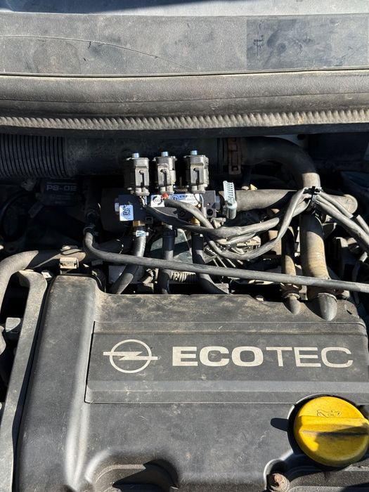 Opel Corsa D 1.0 benzina și gpl
