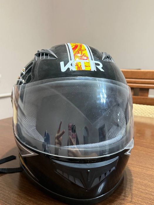 продам мотоциклетный шлем