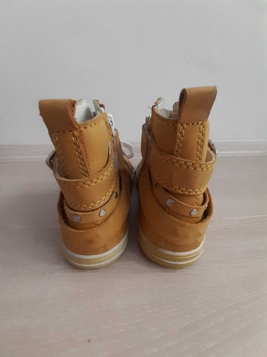 Детски кожени обувки