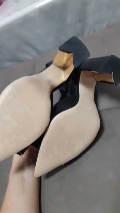 Босоножки на каблуке ILVI 39 размер