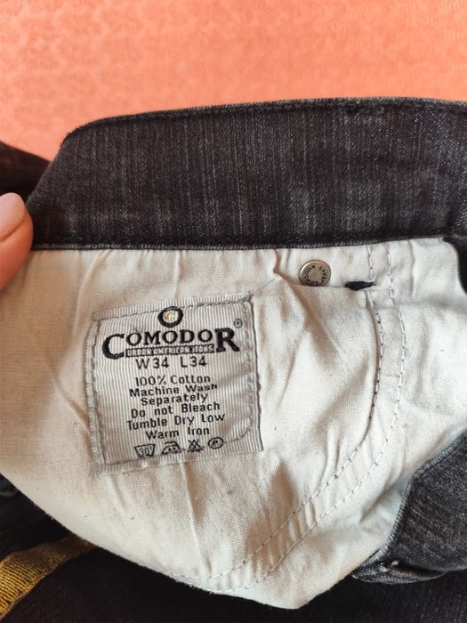 Брюки клёш, шляпа и туфли