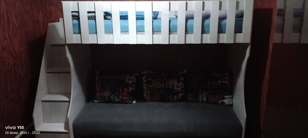 Двухъярусная кровать с диваном