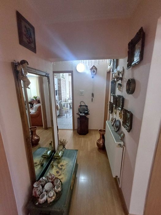 Vand ap 3 camere Mioveni-Robea etajul 1