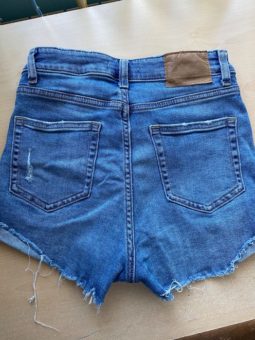 Къси панталони H&M за момиче