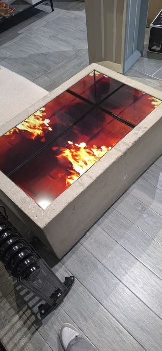 Продам стол бетонный.