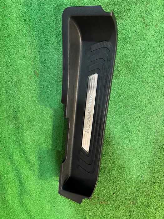 Mercedes V-Class W447 Treapta scara dreapta fata.