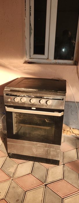 Продам газ плиту Hansa. Рабочая