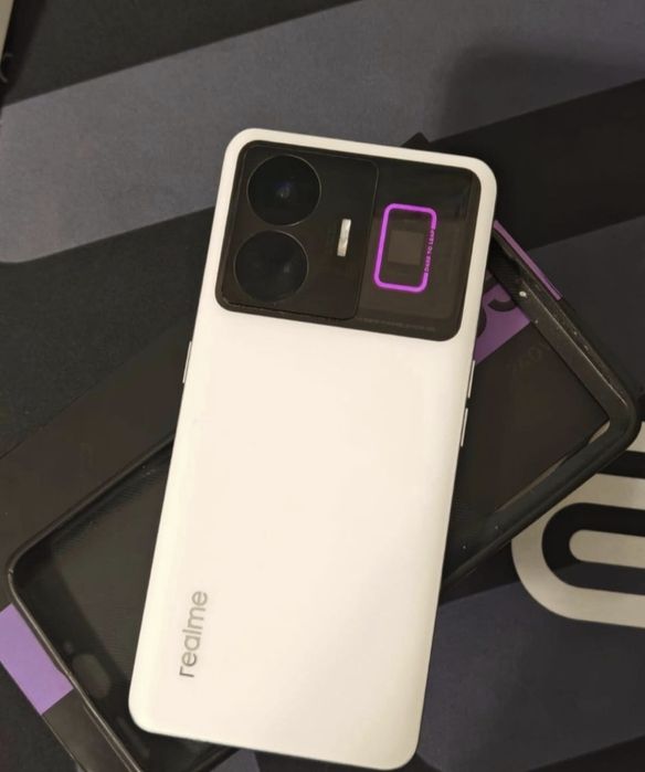 Honor Magic 6 pro IPhone 13 pro Xiaomi 12t pro Red Magic 7 Realme GT3