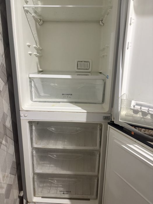 Холодильник сатылады