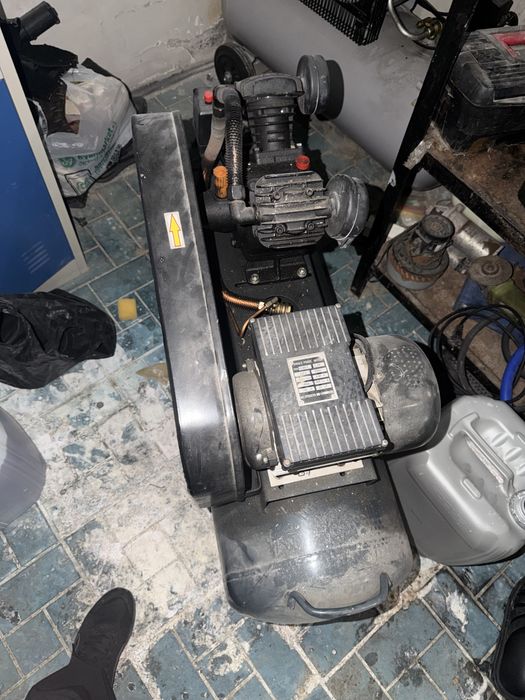 Продам компрессор