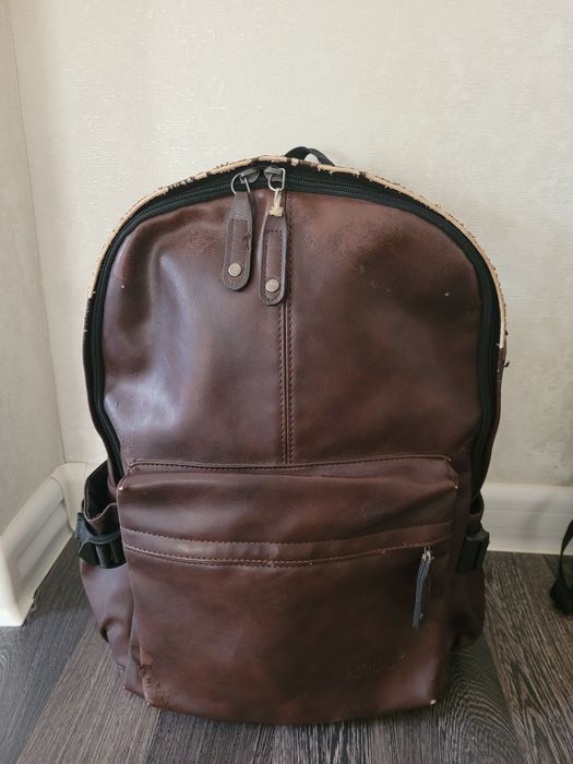 Продам рюкзак из метариала легкие