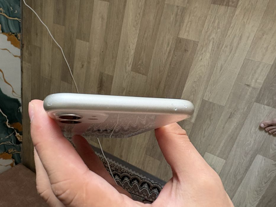 Продам Iphone 11 82акб 64гб