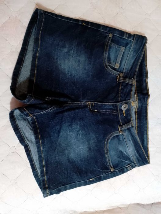 Добре изглеждащи и удобни дамски къси панталони, по 5лв, от С до Л