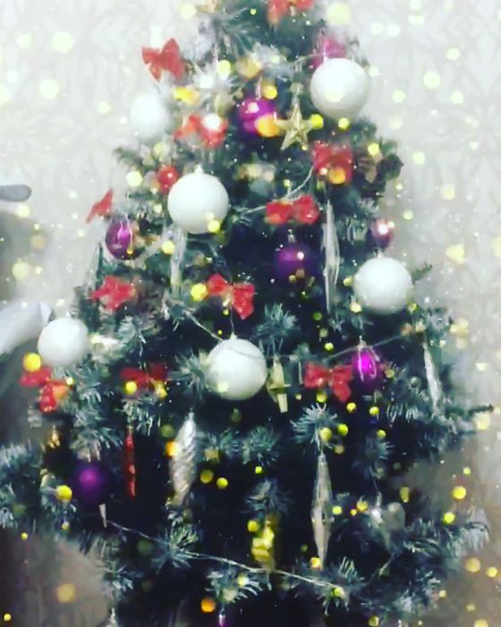 Елка с игрушками