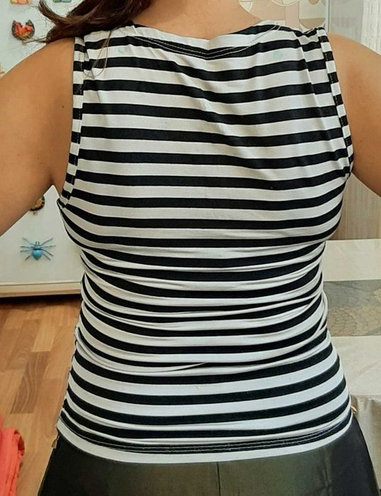 Майка белая в черную полоску